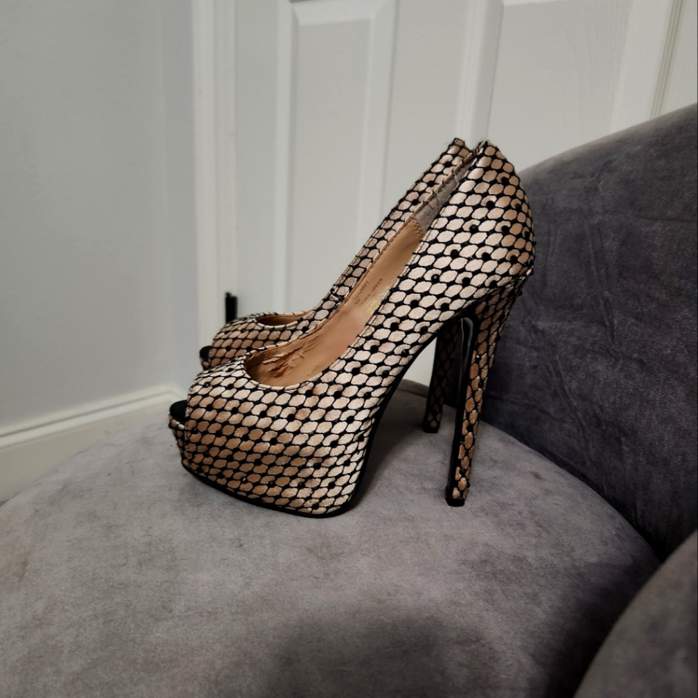 Steve Madden Diamond Pattern Black Tan Heels Rhinestone 6